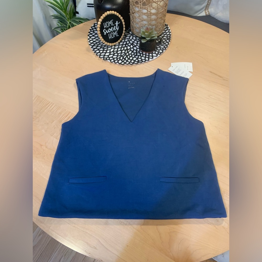 A new day sand blast vest size Medium